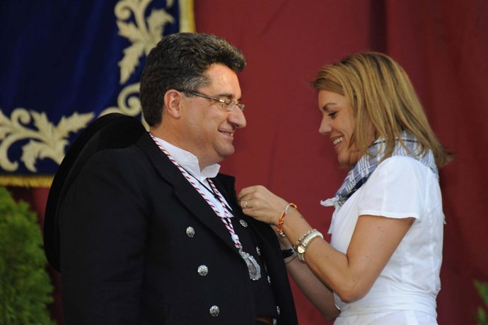 Cospedal Impone La Insignia De La Región Al Pandorgo 2011, José Antonio Morales