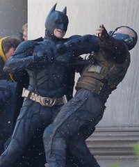 The Knight Rises: Batman y Bane cuerpo a cuerpo