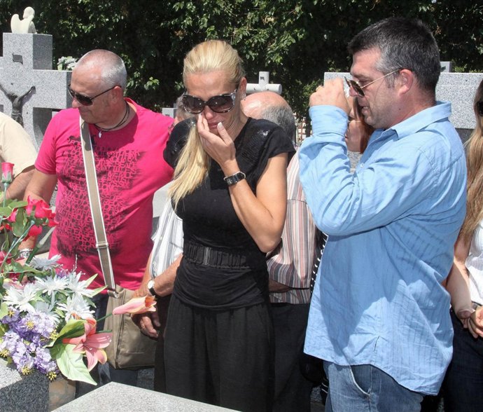 Belén Esteban Llorando En El Entierro De Su Abuela Paterna