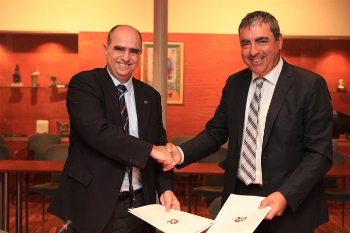 Caixa Tarragona Becará A 16 Investigadores Anualmente En La URV