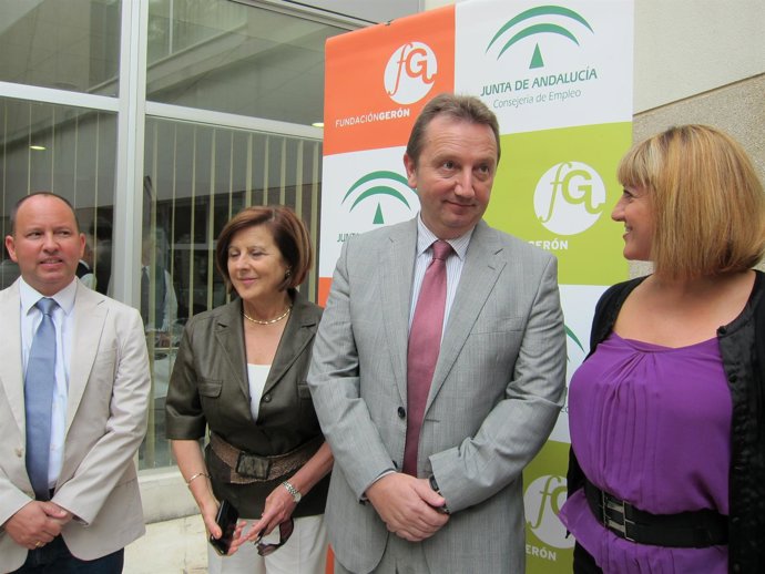 Consejero De Empleo, Manuel Recio, En Granada