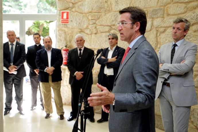   Alberto Núñez Feijóo, Acompañado Polo Conselleiro De Presidencia, 