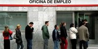 UGT considera un "alivio previsible" la bajada del paro y alerta del "avance en la precarización" de contratos