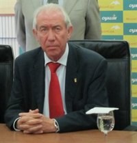 El consejero de Economía y Empleo destaca la buena tendencia en Construcción e Industria