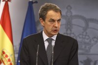 Zapatero informa a Durao Barroso de la actuación del Gobierno 