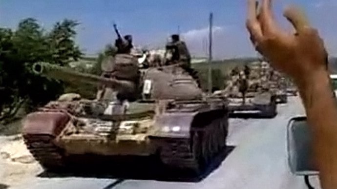 Tanques Sirios Avanzan Sobre La Ciudad De Hama