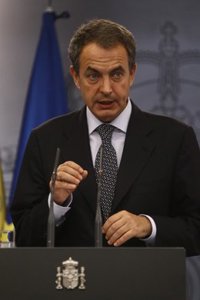 Zapatero convoca en Moncloa a Salgado y Blanco para analizar los mercados
