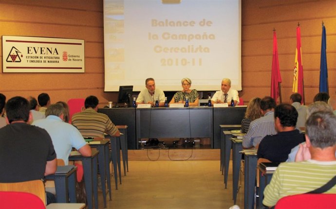 Reunión De Balance De La Cosecha De Cereal En Olite.