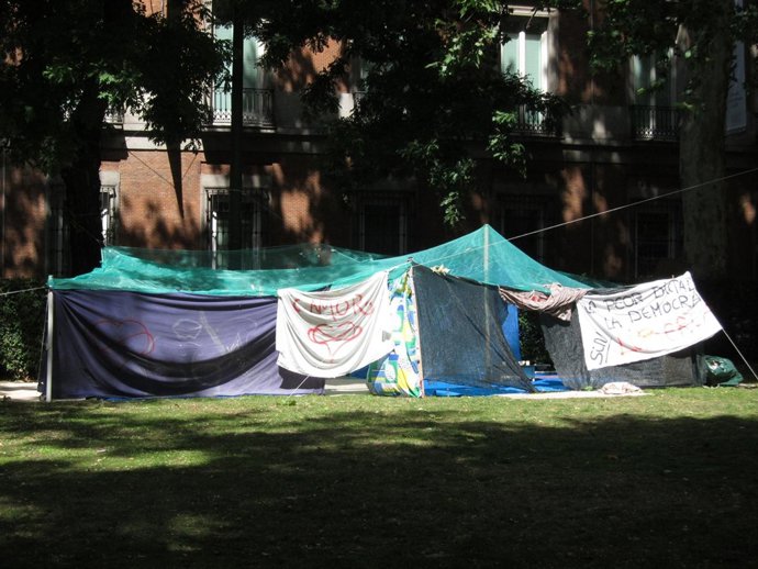 15M Acampada Paseo Del Prado