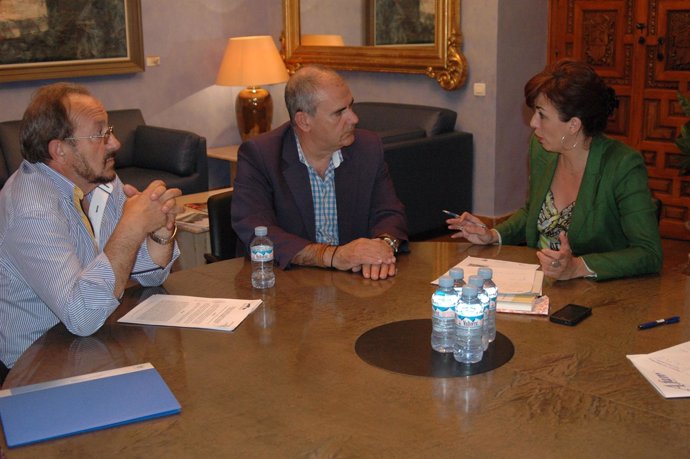 Reunión De La Presidenta De La Diputación De Córdoba Con Cepes-Andalucía