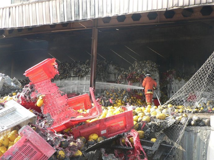 Incendio Industrial En Una Cooperativa Agrícola De Ribarroja.