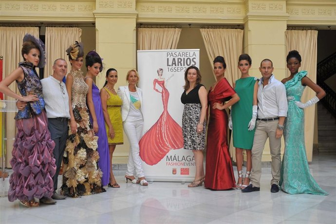 Los Diseñadores, Junto A Los Modelos Presentados