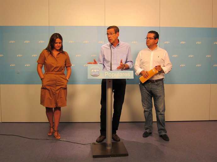 Antonio Clemente Tras La Reunión Del Comité De Campaña Del PPCV