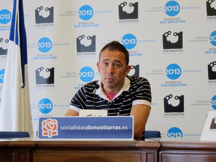 El Concejal Del PSE Denis Itxaso