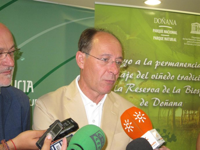 EL Consejero De Medio Ambiente De La Junta De Andalucía,José Juan Díaz Trillo.