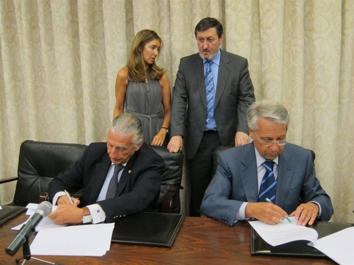 El Presidente De La CEP (Izqda) Y El Copresidente De NCG,