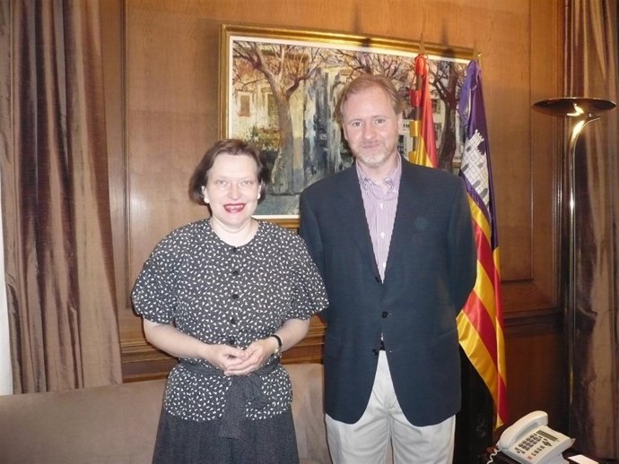 Consul Alemana-Delegado De Gobierno