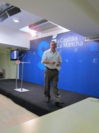 Mora (PSOE) afirma que Barreda pagó 50 millones de euros mensuales a las farmacias durante siete años