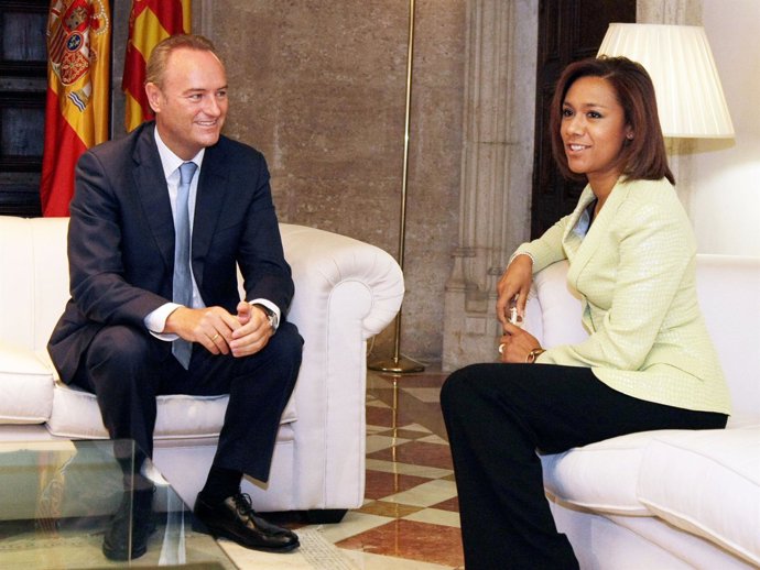 Alberto Fabra Y Lola Johnson