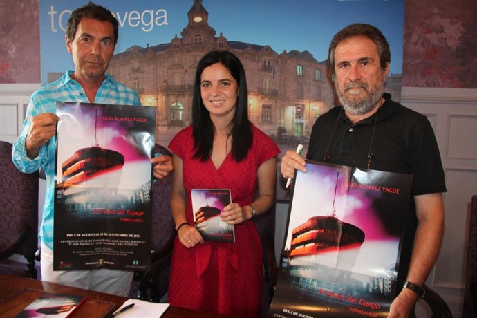 Exposición 'A Través Del Espejo'