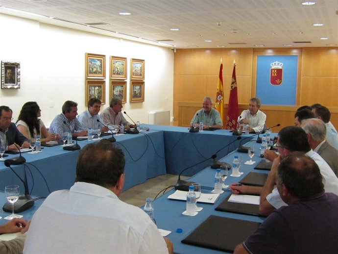 Valcárcel, Con Los Representantes Agrícolas