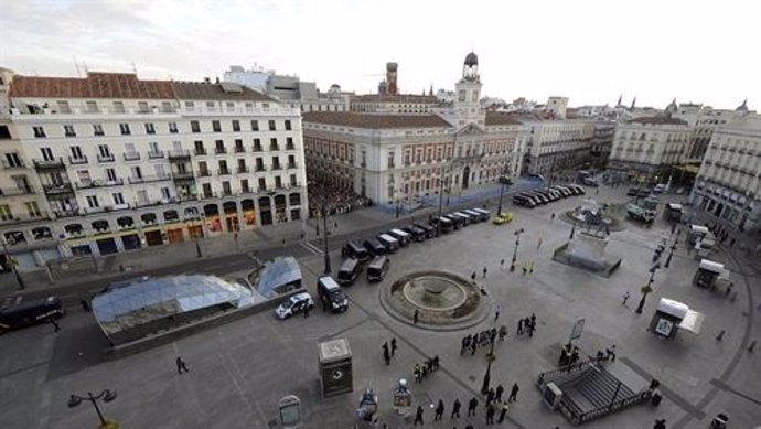 Furgones Policiales Na Puerta'l Sol.