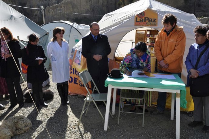 Acuerdo Para Envío Material Sanitario A Afectados Por Lluvias En Bolivia