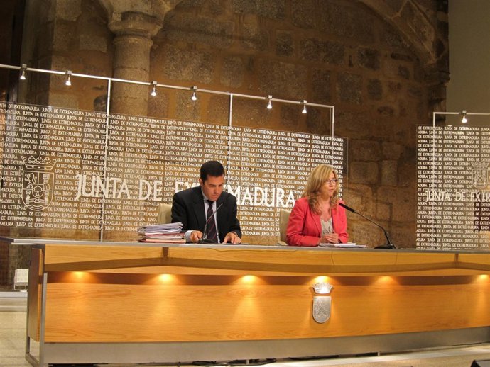 Consejo De Gobierno, Cristina Teniente Y Pedro Nevado-Batalla