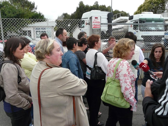 Carme Freire En Declaraciones A Los Medios Ante La Sede De Lacteos Tambre