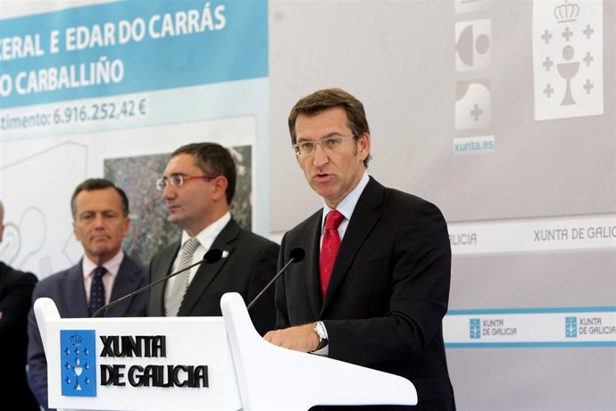 O Titular Do Goberno Galego, Alberto Núñez Feijóo, Acompañado Polo Conselleiro D