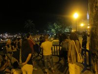 15M-Una treintena de indignados protesta frente al Palacio de la Almudaina donde la Familia Real ofrece una cena de gala