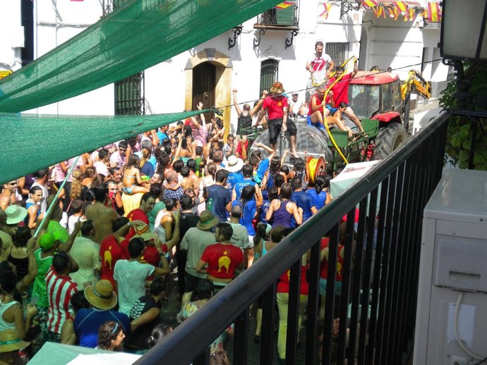 Fiesta Del Guarrito Y Guerra Del Agua