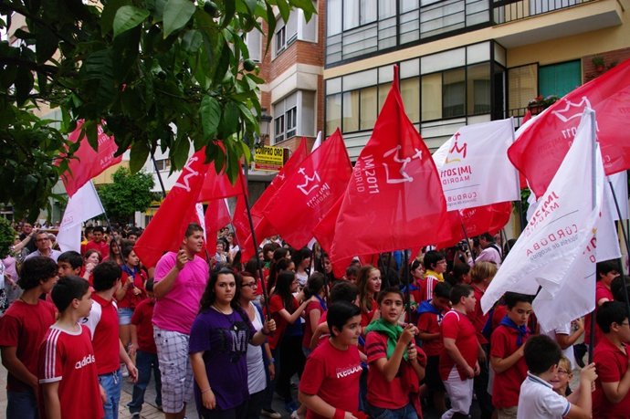 Jóvenes Participantes En Una Actividad Previa A La JMJ