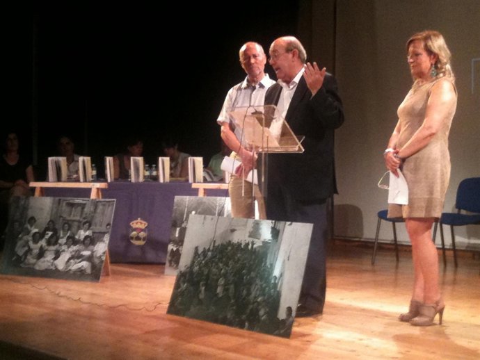 Acto De Presentación Del Libro 'La Mirada De Su Gente'