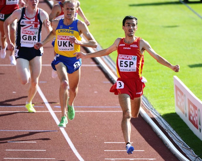 Spain's Espana Competes To Win The Men's 500M Race Ahead Of Lebid Of Ukraine And