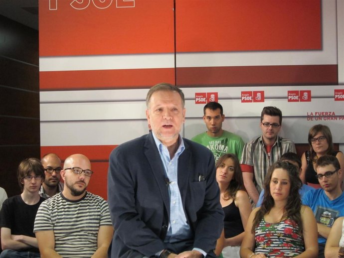 Iglesias, En Un Encuentro Con Los Jóvenes