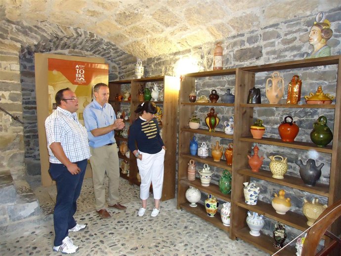 Exposición De Botijos