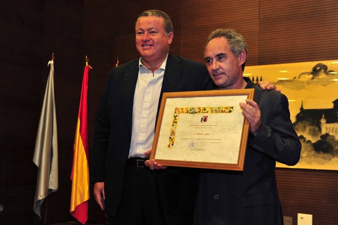 Adriá Junto Al Alcalde De La Unión
