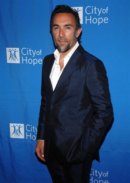 Francesco Quinn En Un Photocall