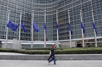 Bruselas insiste en que las reformas de Italia y España son "suficientes" 