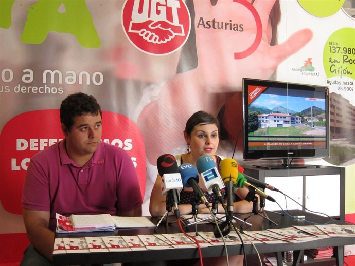 Abel Suárez Y Paula Gutiérrez, Durante La Rueda De Prensa.