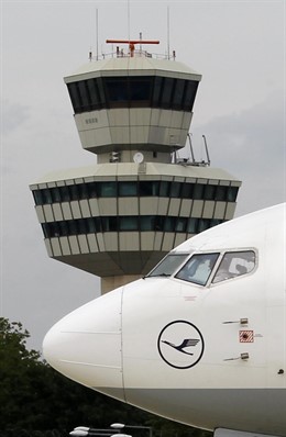 Imagen De Una Torre De Control En Alemania