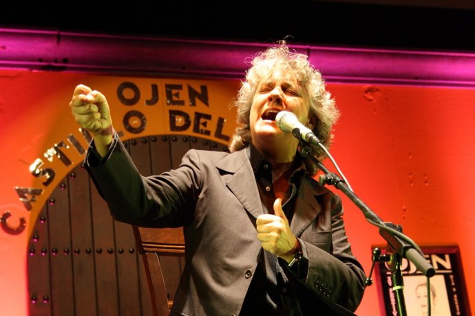 Mayte Martín, En Un Momento De Su Actuación