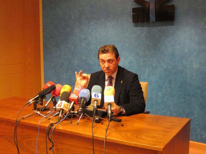 El Vicepresidente Primero Y Consejero De Presidencia, Roberto Jiménez.