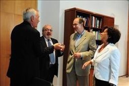 Cagigas Con Representantes De La Casa De Cantabria En Madrid. 