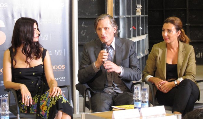 Viggo Mortensen Y Soledad Villamil, En La Rueda De Prensa
