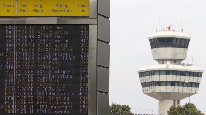 Torre de Control En Un Aeropuerto Alemán