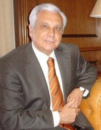 Decretan orden de busca y captura para dos internos fugados del CIE de Málaga