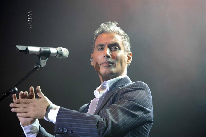 Pitingo Durante Su Actuación