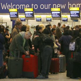 Caos en el primer día de apertura de la T5 de Heathrow